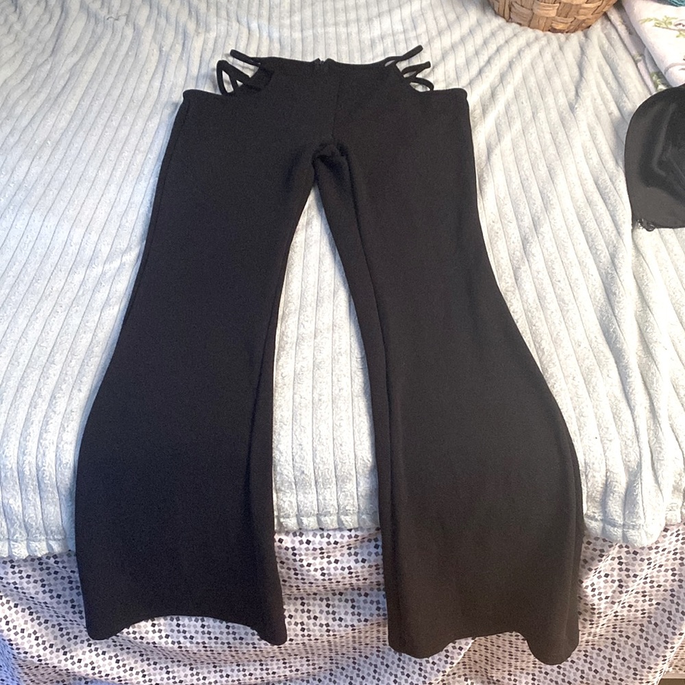 2/30$! Cut out waist flare pants
